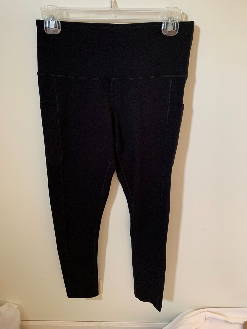 Fengbay Womens Size Medium Leggings Black Pants Pockets Athletic Soft